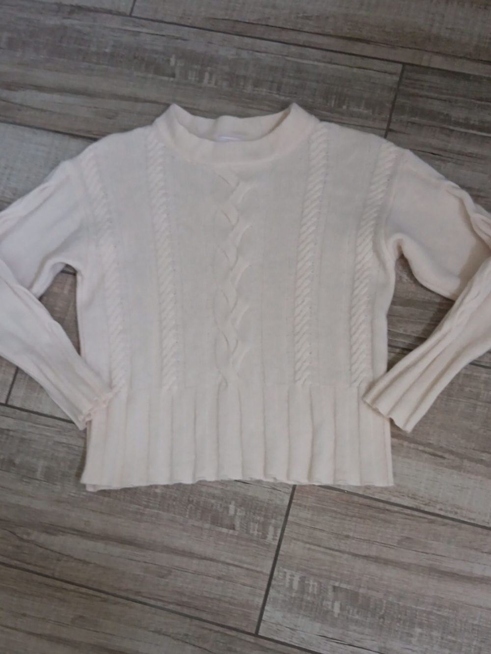 BRODIE..CASHMERE CABLE CROP SWEATER..MEDIUM